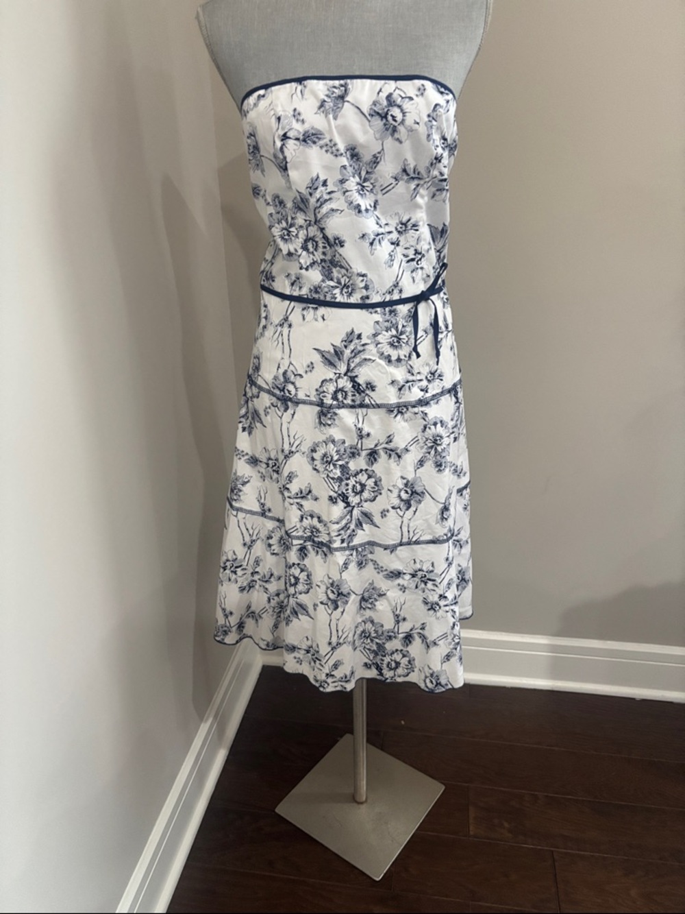 Speechless Floral toile blue & white design Strapless Summer Dress size medium